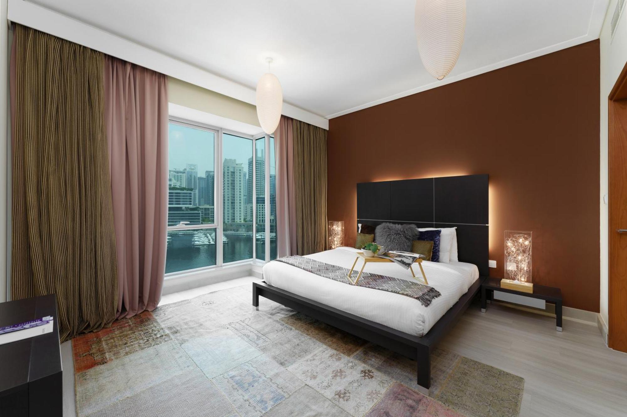 Maison Privee - Cosmopolitan With Scenic Marina Vws Apartment Dubai