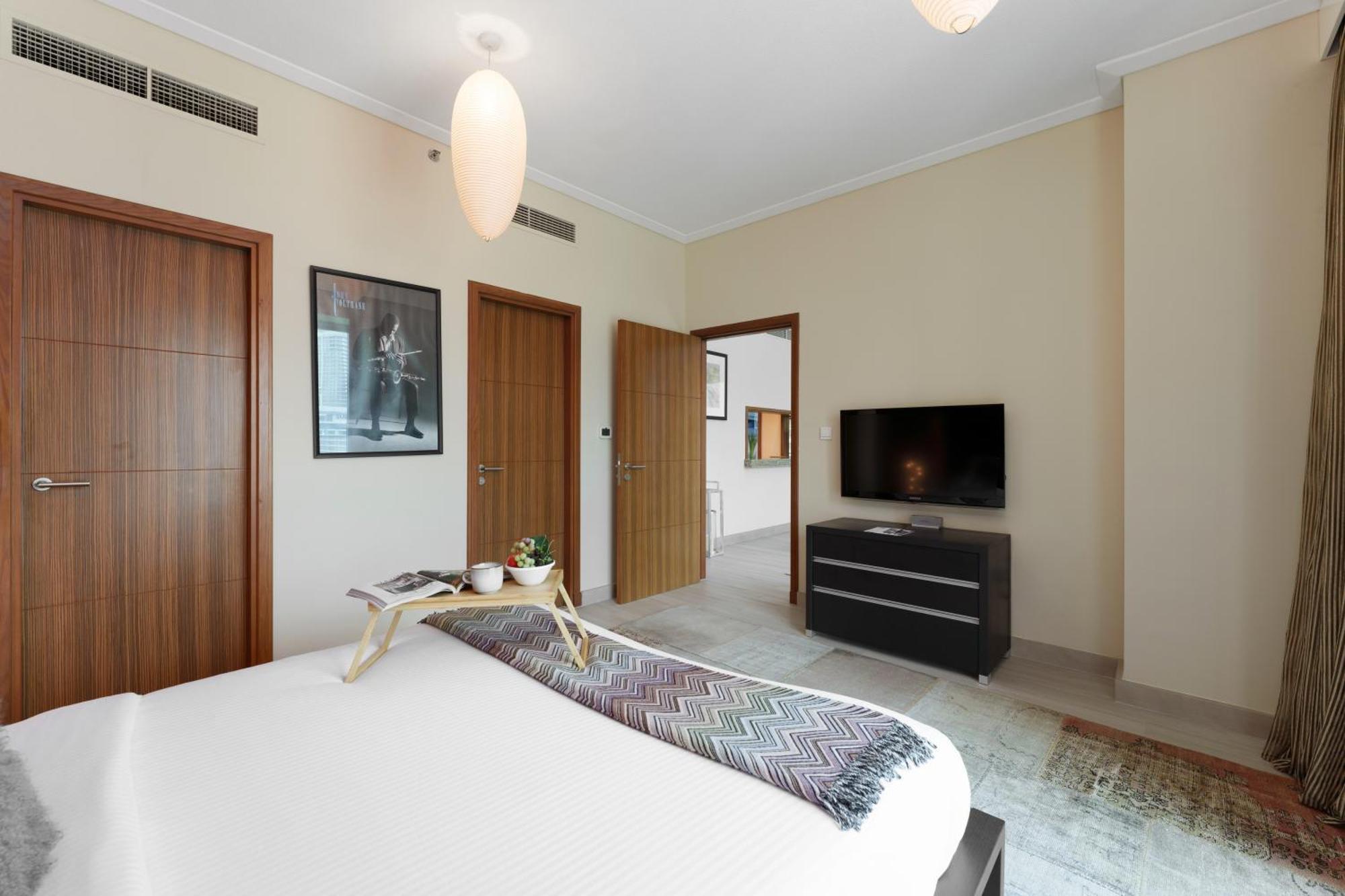 Maison Privee - Cosmopolitan With Scenic Marina Vws