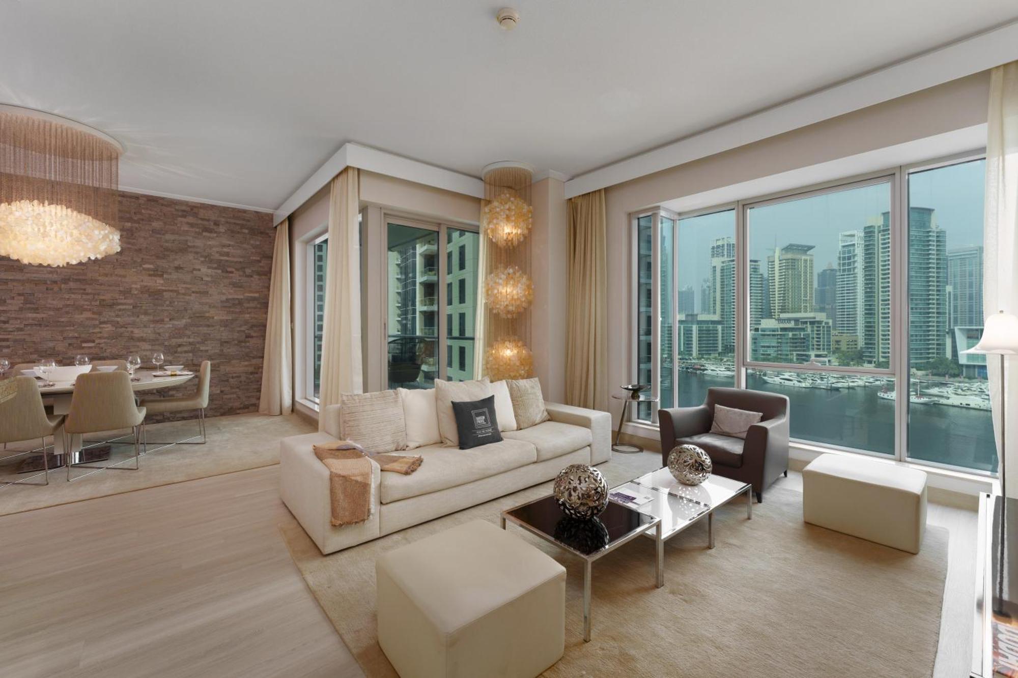 Maison Privee - Cosmopolitan With Scenic Marina Vws Apartment