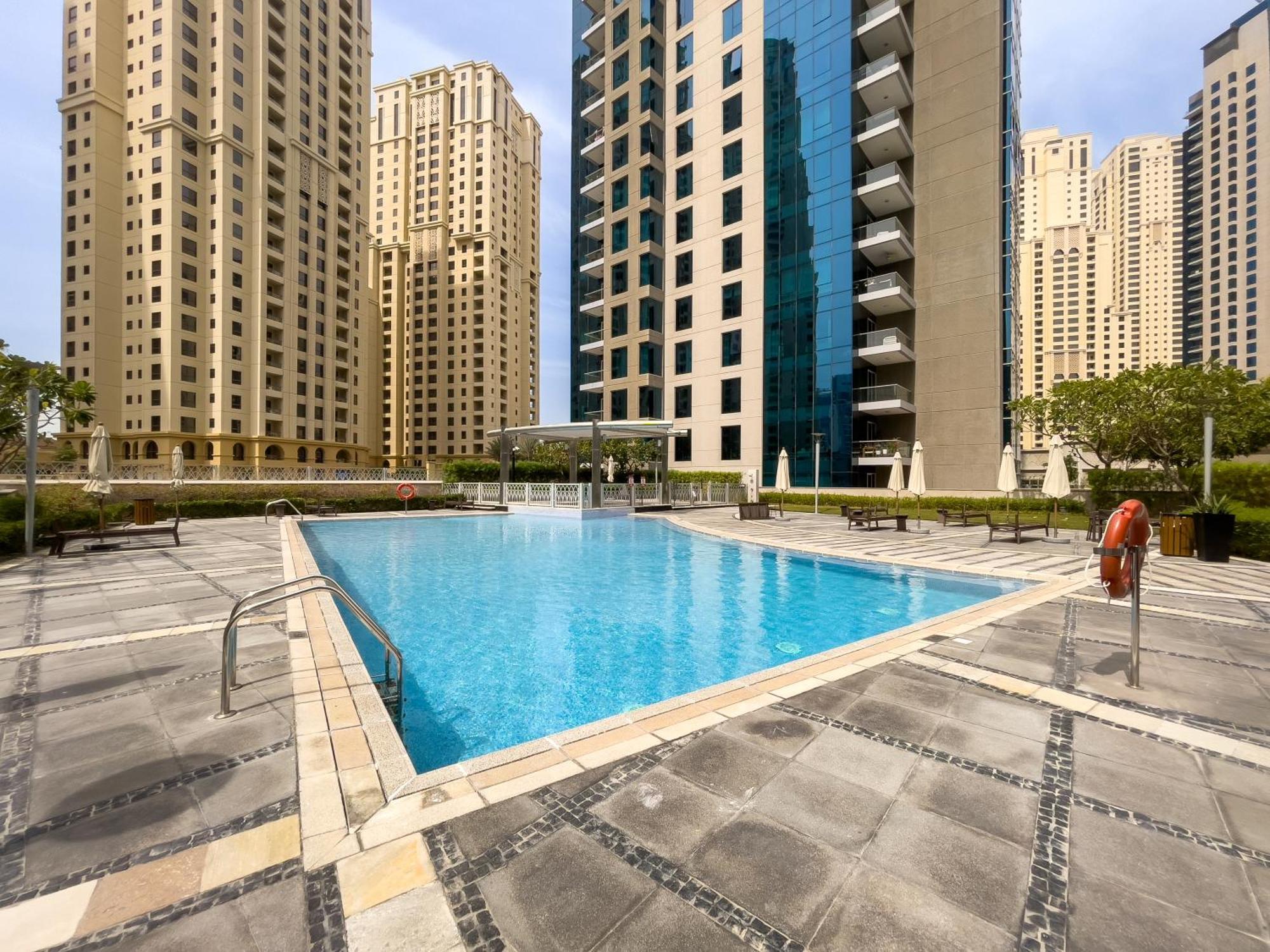 Maison Privee - Cosmopolitan With Scenic Marina Vws Apartment *